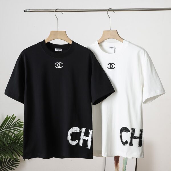 T-Shirt Preta ou Branca | Chanel